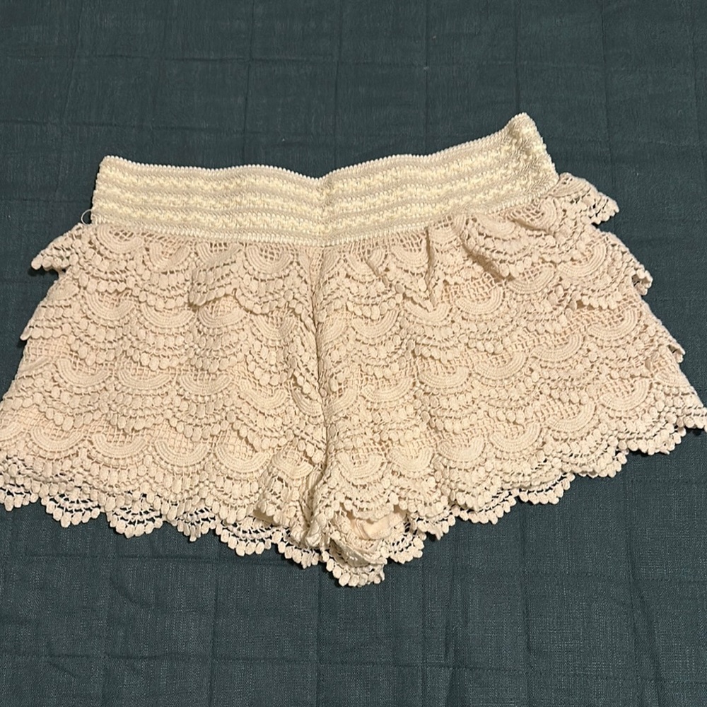 Elegant Cream Lace Women's Shorts